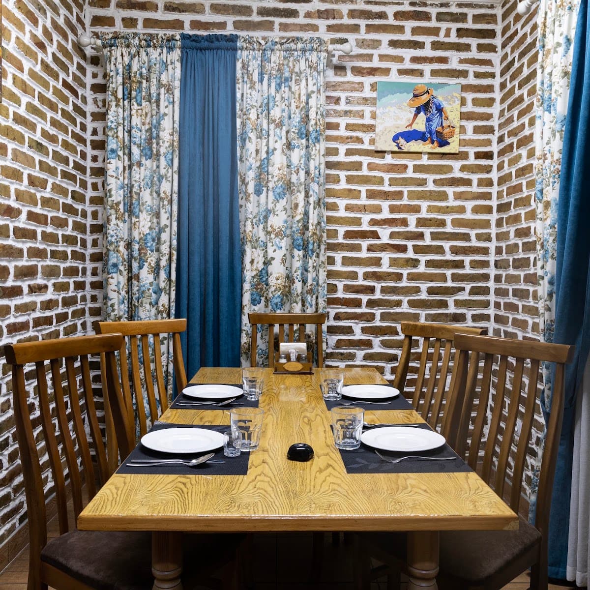 Vlad`s Restaurant